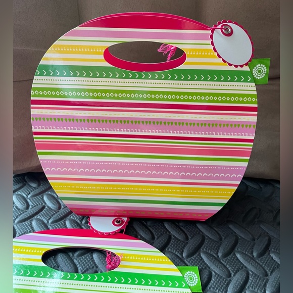 NWT Bath and Body Works lot of 3 Paper Gift Bags - Picture 3 of 14